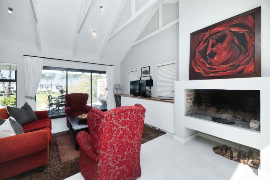 4 Bedroom Property for Sale in Fernkloof Estate Western Cape